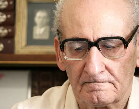 کتابی که مترجمش آنرا پاره کرد! 