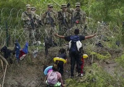 انباشت پناهجویان پشت مرزهای آمریکا 