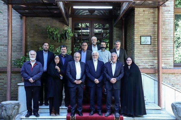 عارف: دولت چهاردهم در خدمت بخش خصوصی است/ آیت‌الله هاشمی همواره به دنبال همگرایی و رساندن مردم و جمهوری اسلامی ایران به جایگاه واقعی‌ بود/ لزوم آسیب‌شناسی عملکرد همه جریانات سیاسی