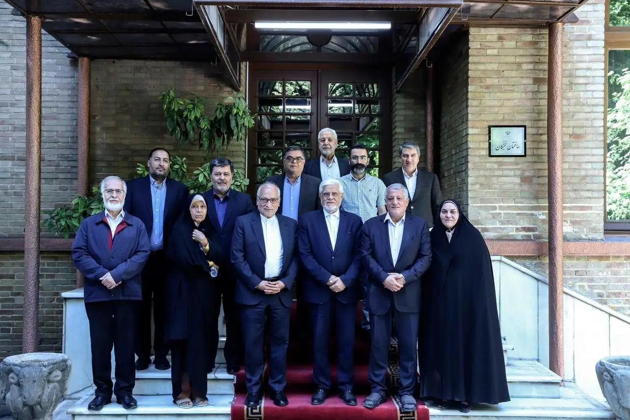عارف: دولت چهاردهم در خدمت بخش خصوصی است/ آیت‌الله هاشمی همواره به دنبال همگرایی و رساندن مردم و جمهوری اسلامی ایران به جایگاه واقعی‌ بود/ لزوم آسیب‌شناسی عملکرد همه جریانات سیاسی