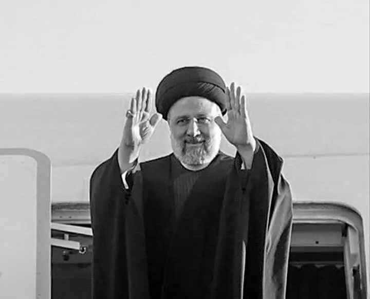 وداع با رئیس‌جمهور شهید در آسمان مه‌آلود آذربایجان