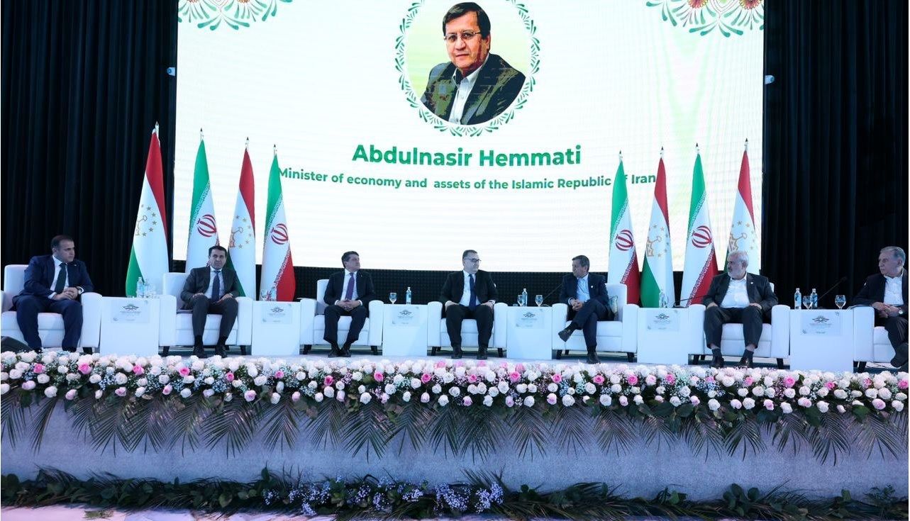 همتی برنامه‌های دولت چهاردهم برای سرمایه‌گذاران گردشگری ایران و تاجیکستان را تشریح کرد + عکس